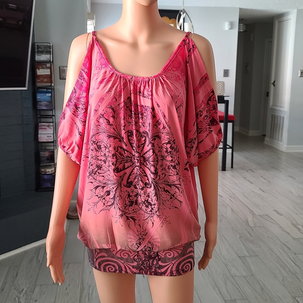 Cache cold shoulder pink top size M
